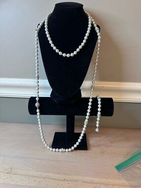 Classic Faux White Pearl Necklace and Bracelet Set: adjustable with magnetic